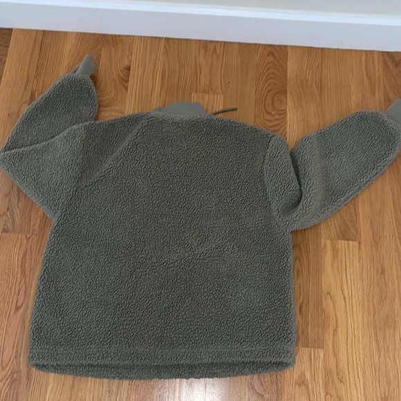 Warm and fuzzy olive green “Sherpa” sweatshirt - Picture 4 of 4